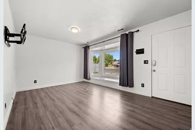 70 E 1150 N, Layton, UT 84041 - Photo 3