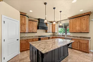 3480 E Macintosh Circle, Cottonwood Heights, UT 84121 - Photo 13