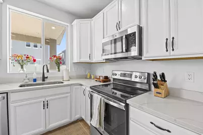 2112 W 3250 S, Syracuse, UT 84075 - Photo 5