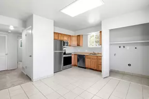 445 W 4900 S, Washington Terrace, UT 84405 - Photo 9