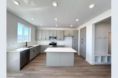3030 N Summerwood Dr #802, Eagle Mountain, UT 84005 - Photo 3