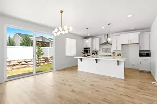 2060 W 900 N, Layton, UT 84041 - Photo 7