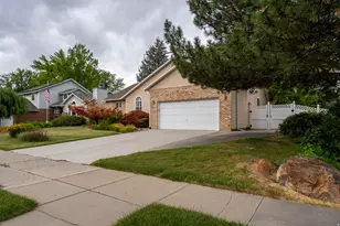 6062 S Fontaine Bleu Dr E, Salt Lake City, UT 84121 - Photo 3