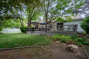 6062 S Fontaine Bleu Dr E, Salt Lake City, UT 84121 - Photo 11