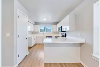 572 S 100 W #E210, Springville, UT 84663 - Photo 11