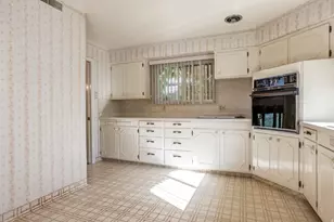 1986 S Wasatch Dr E, Salt Lake City, UT 84108 - Photo 9