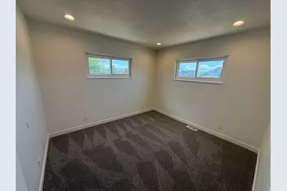 4996 S 4015 W, Taylorsville, UT 84129 - Photo 9