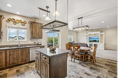 203 N 1900 W, Mapleton, UT 84664 - Photo 11