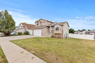4121 Westlake Dr, Roy, UT 84067 - Photo 5