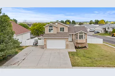 4121 Westlake Dr, Roy, UT 84067 - Photo 1