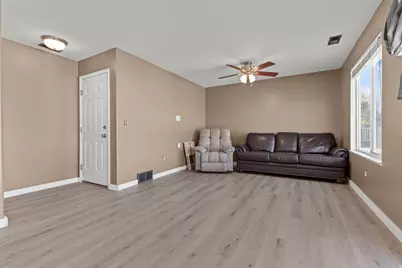 4121 Westlake Dr, Roy, UT 84067 - Photo 15