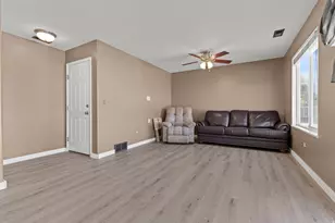 4121 Westlake Dr, Roy, UT 84067 - Photo 15