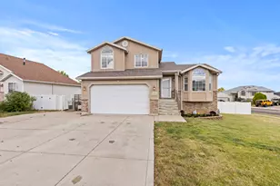 4121 Westlake Dr, Roy, UT 84067 - Photo 3