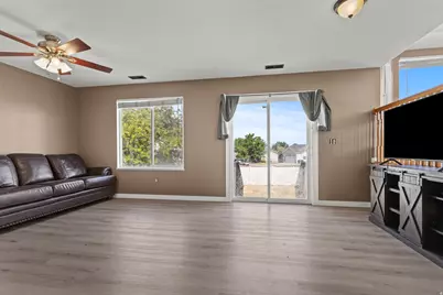 4121 Westlake Dr, Roy, UT 84067 - Photo 17
