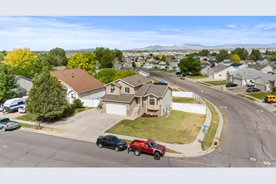 4121 Westlake Dr, Roy, UT 84067 - Photo 41