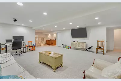 8433 S 6465 W, West Jordan, UT 84081 - Photo 15