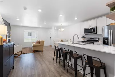 937 E Hercules Ct, Layton, UT 84040 - Photo 11