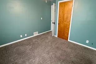 1055 E Sherwood Dr, Ogden, UT 84404 - Photo 17