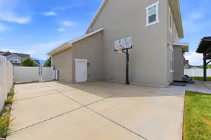 11704 S 2610 W, Riverton, UT 84065 - Photo 59
