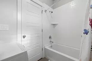 11704 S 2610 W, Riverton, UT 84065 - Photo 37