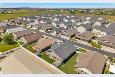 2626 S 2225 W, West Haven, UT 84401 - Photo 33
