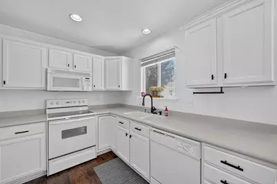3163 W Davencourt Loop, Lehi, UT 84043 - Photo 9