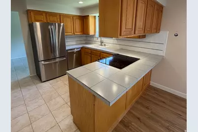373 E 1200 N, Centerville, UT 84014 - Photo 7