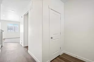 946 E Eden St, Eagle Mountain, UT 84005 - Photo 7
