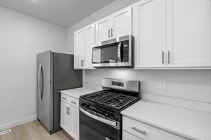 946 E Eden St, Eagle Mountain, UT 84005 - Photo 15