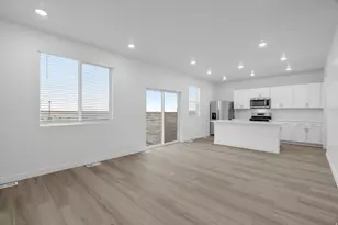 946 E Eden St, Eagle Mountain, UT 84005 - Photo 7