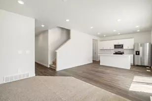 946 E Eden St, Eagle Mountain, UT 84005 - Photo 9