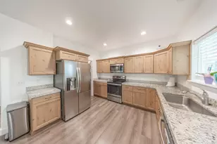 4765 E Breezy Patch Rd, Eagle Mountain, UT 84005 - Photo 9