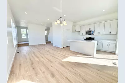 1650 N Main St, Layton, UT 84041 - Photo 3