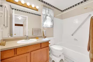 8029 S Angel St E, Sandy, UT 84070 - Photo 9