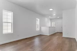 8218 W Diamond Peak Way, Magna, UT 84044 - Photo 9