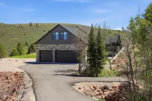 984 S Crossed Arrows Cir, Garden City, UT 84028 - Photo 101