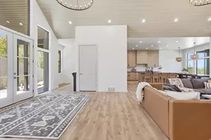 984 S Crossed Arrows Cir, Garden City, UT 84028 - Photo 3