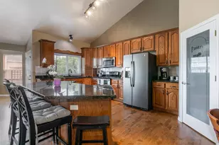 943 Lillywood Ln, North Salt Lake, UT 84054 - Photo 13