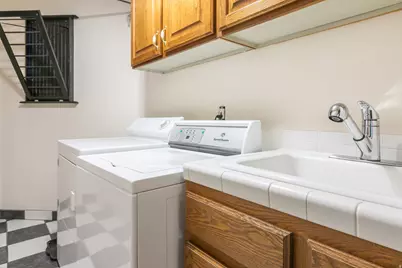 943 Lillywood Ln, North Salt Lake, UT 84054 - Photo 17