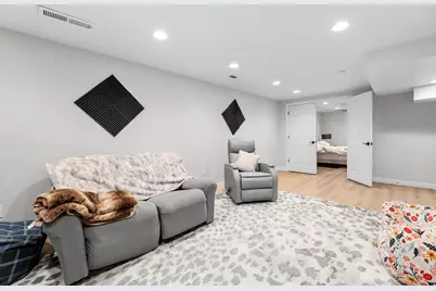 9505 S Garnet Dr E, Sandy, UT 84094 - Photo 25