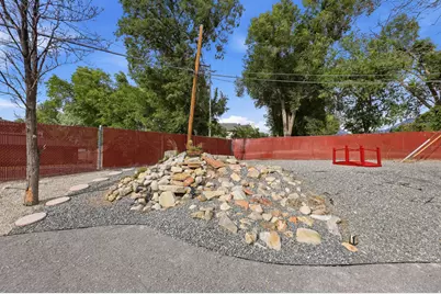 9505 S Garnet Dr E, Sandy, UT 84094 - Photo 43