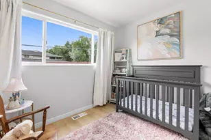 9505 S Garnet Dr E, Sandy, UT 84094 - Photo 19