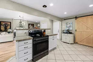 9505 S Garnet Dr E, Sandy, UT 84094 - Photo 9