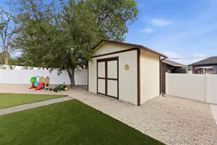9505 S Garnet Dr E, Sandy, UT 84094 - Photo 33