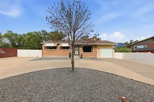 9505 S Garnet Dr E, Sandy, UT 84094 - Photo 3