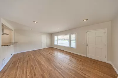 193 S Locust St E, Clearfield, UT 84015 - Photo 5