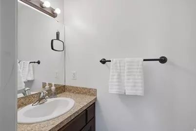 1109 N 3300 W, Layton, UT 84041 - Photo 21