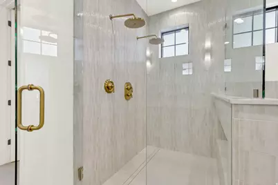 792 N Mountain View Dr, Elk Ridge, UT 84651 - Photo 17