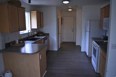 3327 E Windhover Rd, Eagle Mountain, UT 84005 - Photo 9