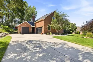 1894 E Bear Creek Dr, Draper, UT 84020 - Photo 3